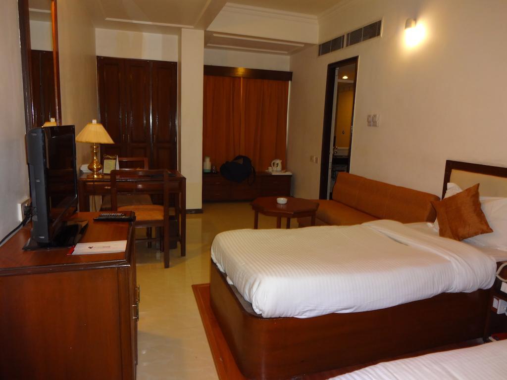 Hotel Amer Palace Bhopal Ngoại thất bức ảnh